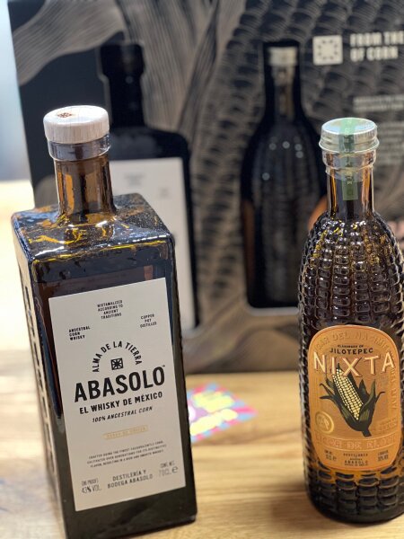 Abasolo Whisky Mexicano 700ml 43% Vol en caja de regalo con Nixta Licor de Elote 350ml 30% Vol