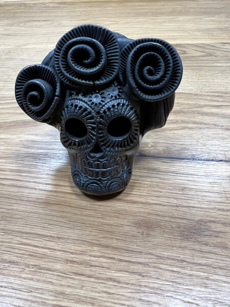 Calavera de Barro Negro "Floral" (8,5x9x8 cm)